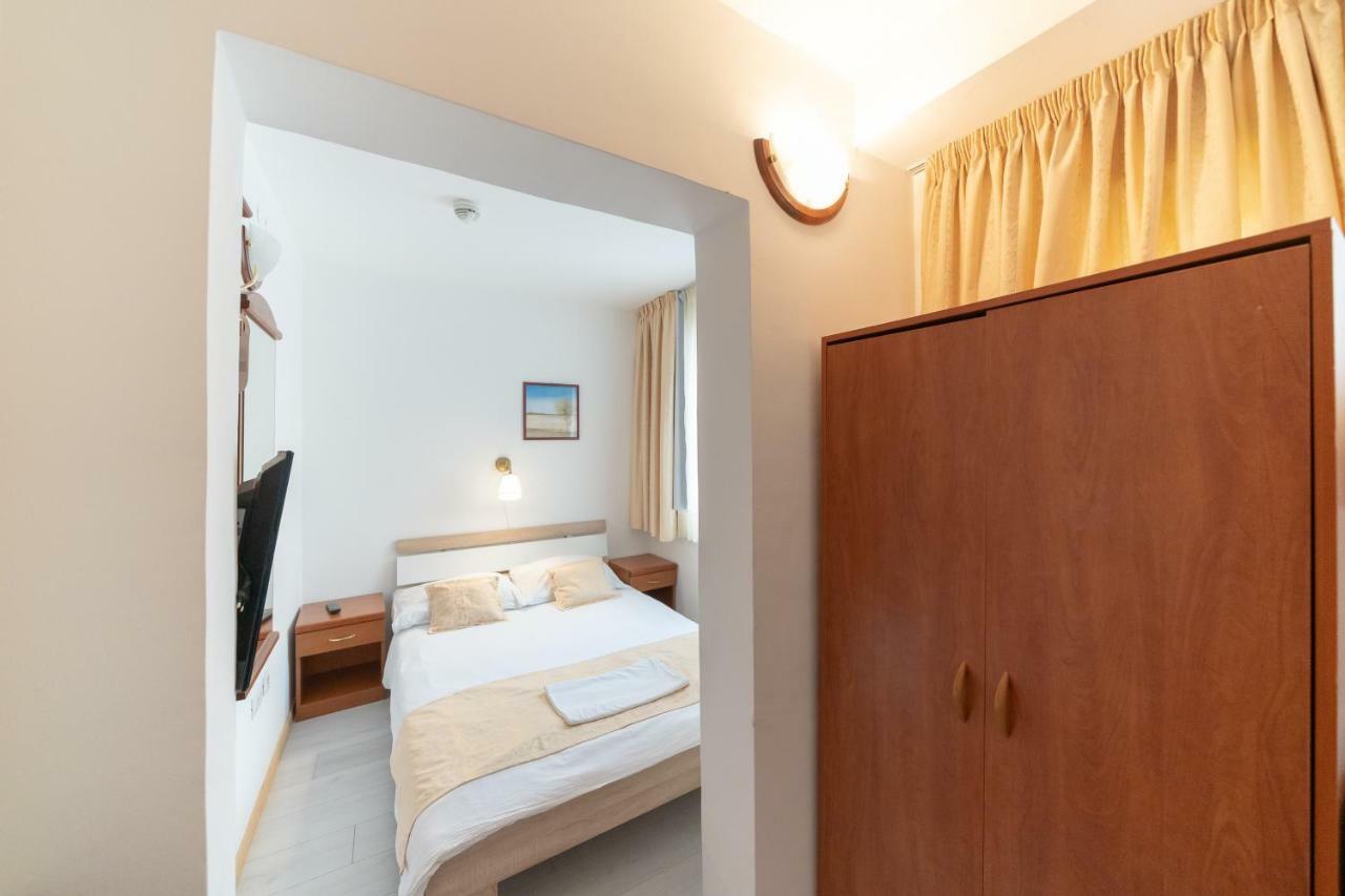 Hotel Hygge Biograd na Moru Kültér fotó